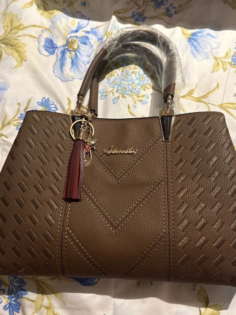 Classic Brown Structured Women’s Handbag with Adjustable Strap